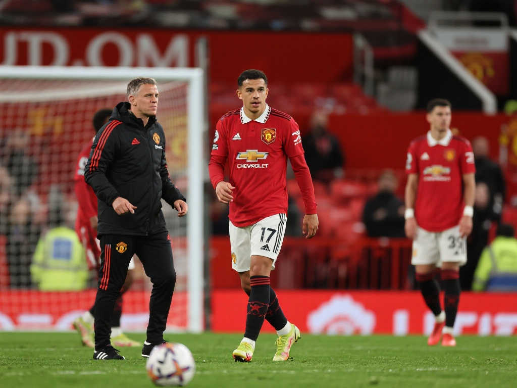 控制比賽的 控制比賽的